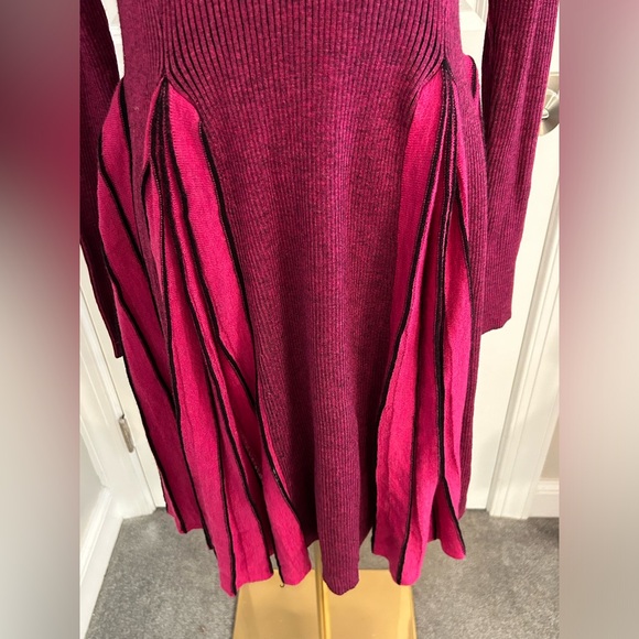Knit Dress - Picture 7 of 8